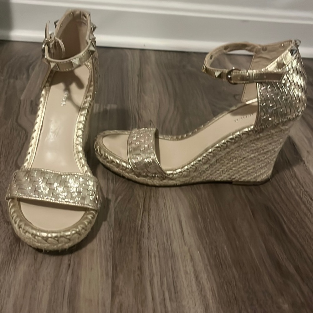 Marc Fisher gold studded espadrilles Size 9
